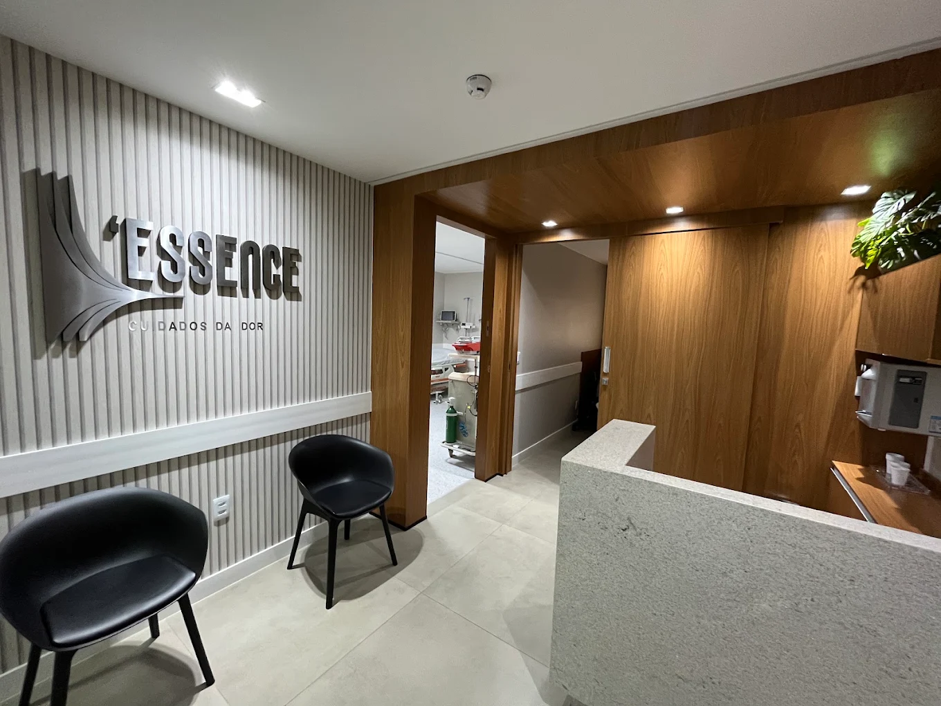 Recepção da unidade Asa Norte com a marca L'Essence